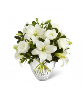 The FTD Holiday Elegance Bouquet by Vera Wang